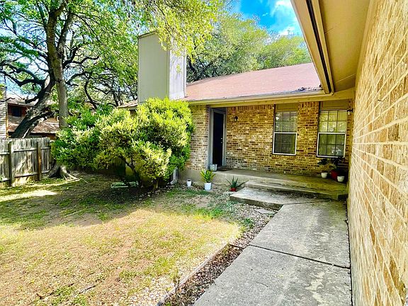 4th image of 7103 Woodhue Ct #A