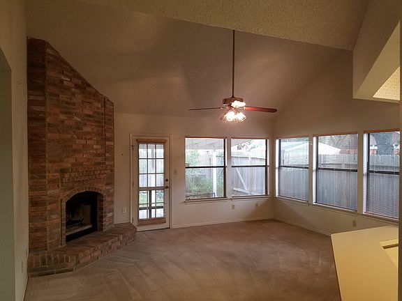 3rd image of 2130 River Hollow Dr