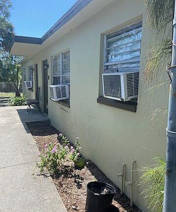 2nd image of 810 5th Street