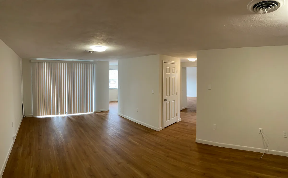 Building Photo - 34 Salem End Rd #7B