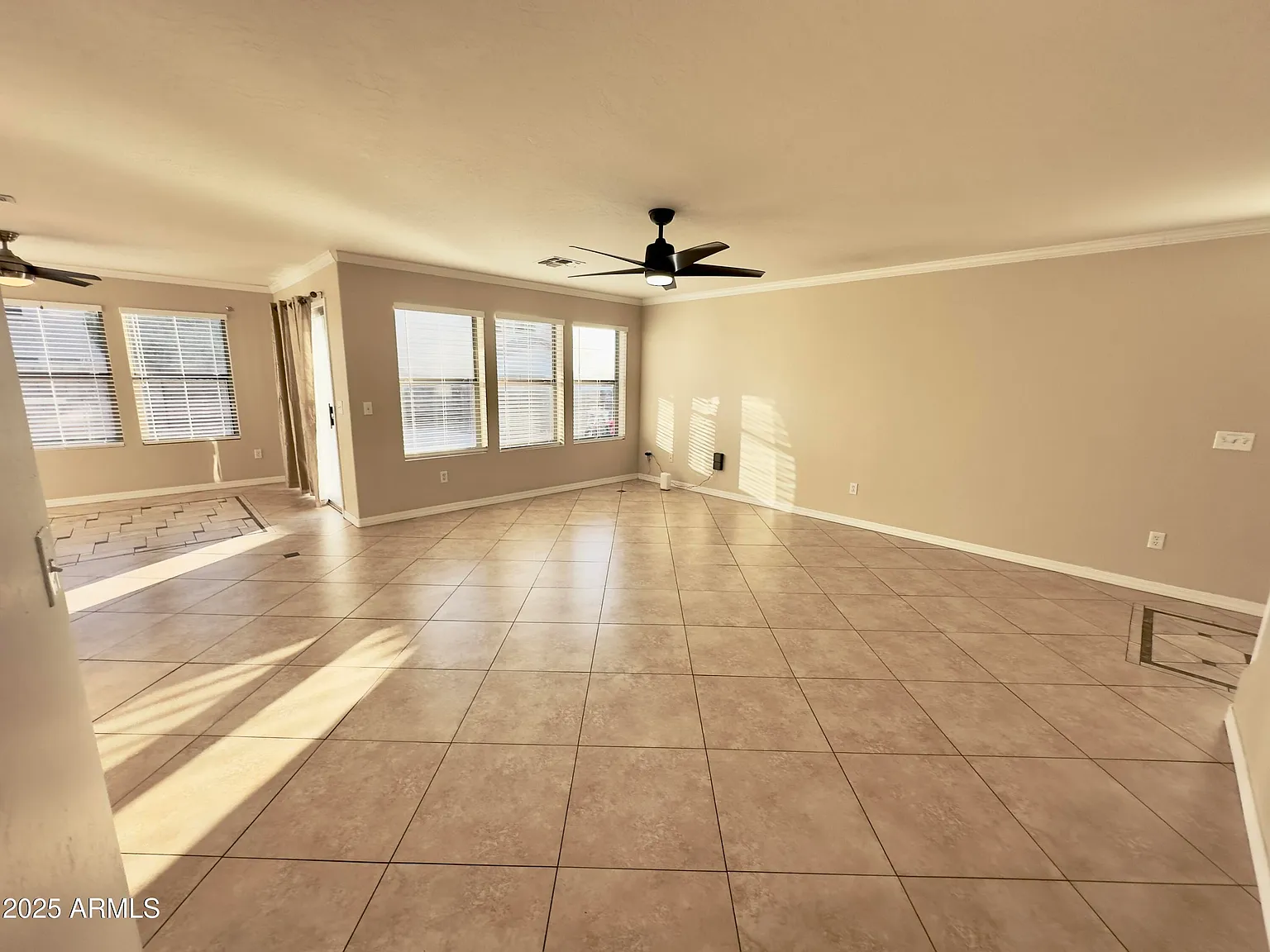 5 bed, 2.5 bath, 3094 sqft, $3,000 — Photo 4