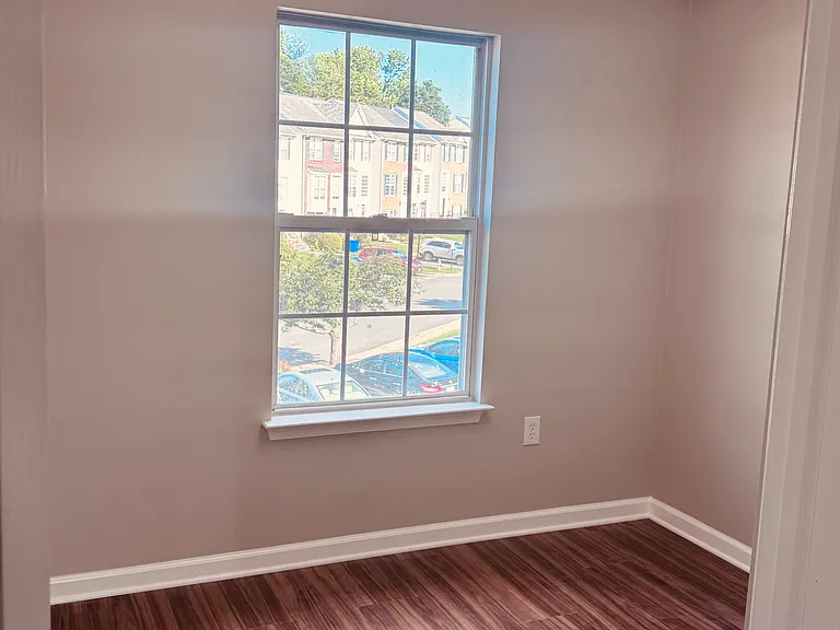 7115 Ladd Cir — Photo 16