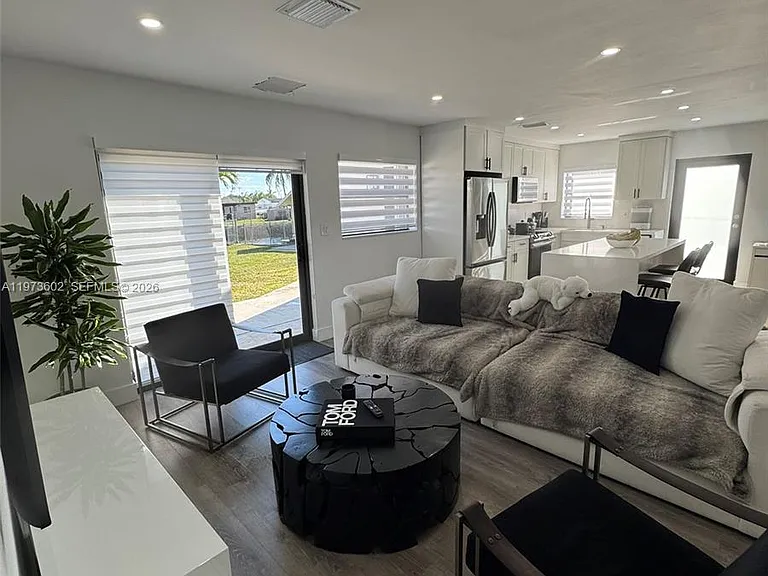 12534 SW 27th St — Photo 9