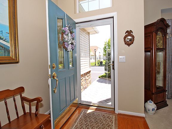 5th image of 9 Esplanade Dr