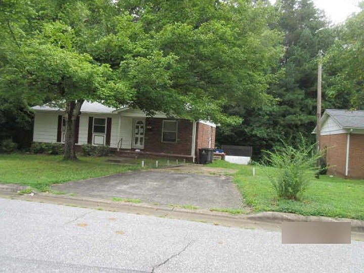 2nd image of 100 Cherryview Ln