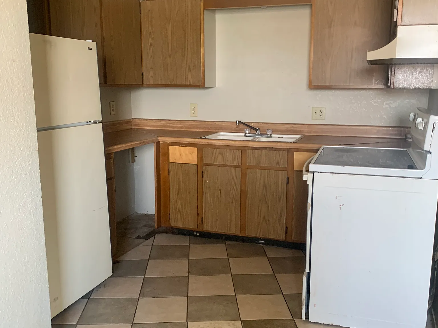 2 bed, 750 sqft, $700 — Photo 2