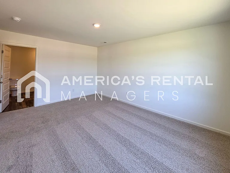 324 Oakmont Cir — Photo 30