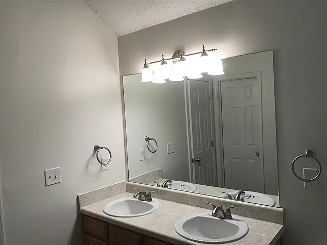 7118 Cavender Dr SW — Photo 13