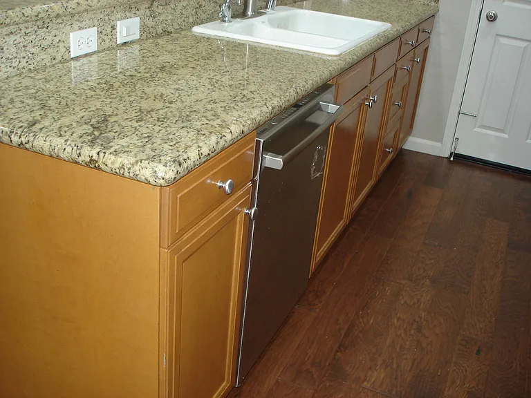 284 W Saint Francis Ave — Photo 7