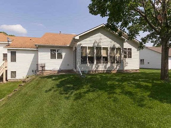 4th image of 2691 Lake Court Circle