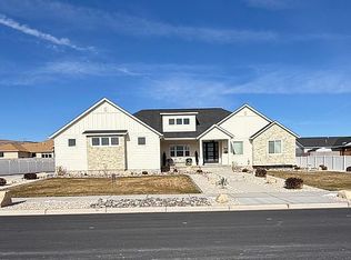 944 W Torrey Pines Dr, Richfield, UT 84701