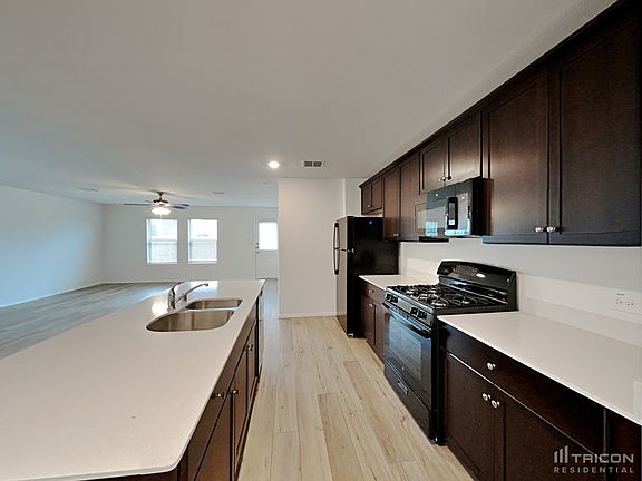 5th image of 1112 Odlozil Ln