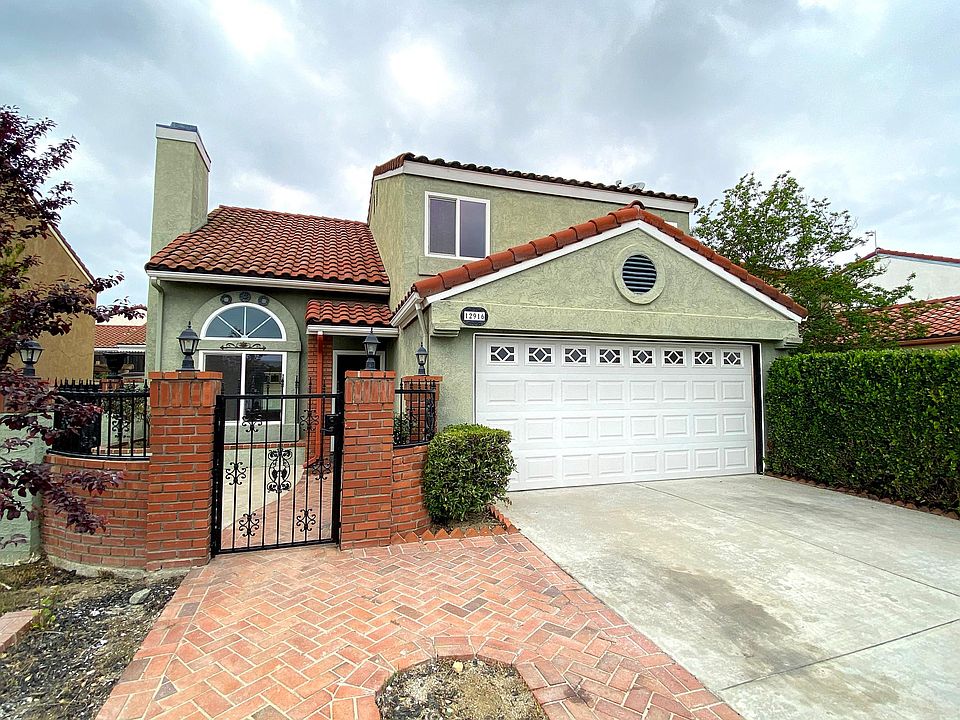 1st image of 12916 Saratoga Pl