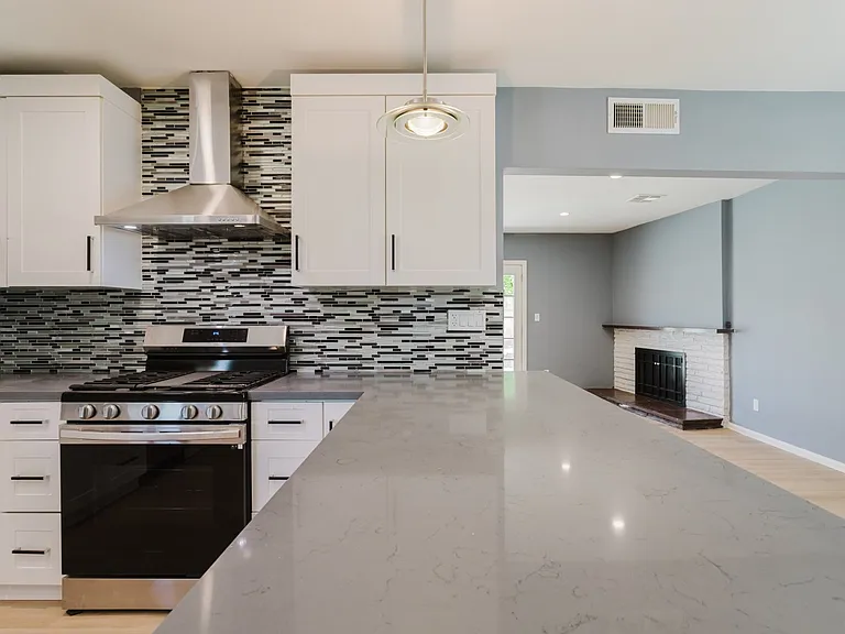 9540 Debra Ave — Photo 12