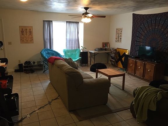 3rd image of 1422 Christine Ct