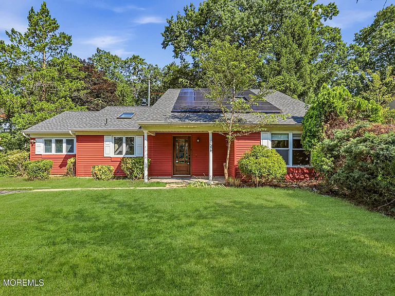 2349 Holly Hill Rd — Photo 2