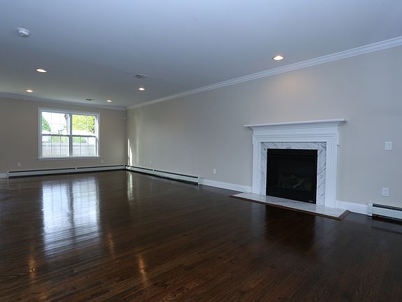 3rd image of 3545 Woodward Ave
