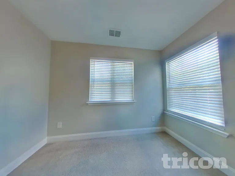 204 Cole Ct — Photo 11