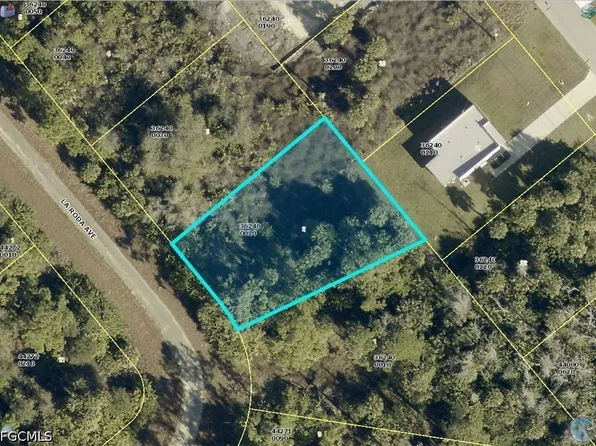 1878 La Roda Ave, Lehigh Acres, FL 33972