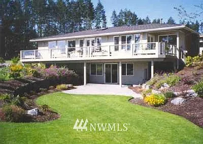 3003 Soundview Court NW photo 1