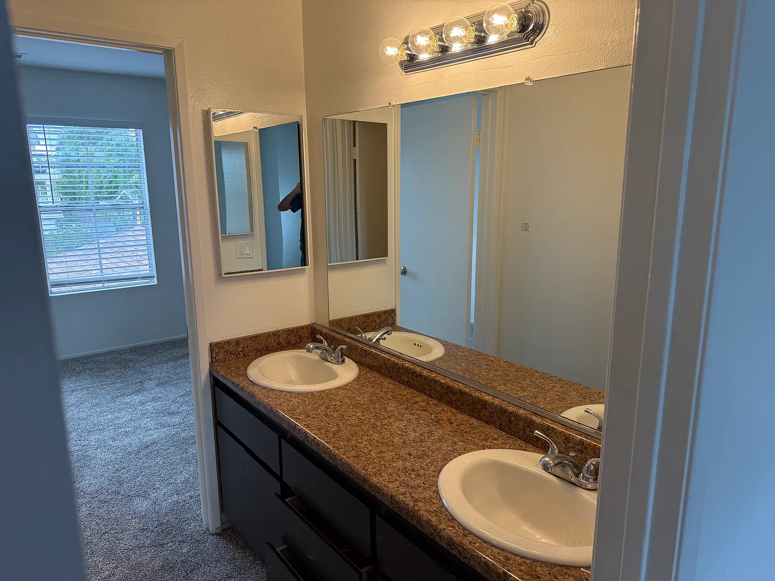 2 bed, 1.5 bath, 1000 sqft, $2,795 — Photo 4