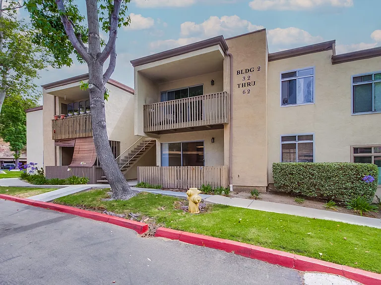432 Edgehill Ln #33 — Photo 30