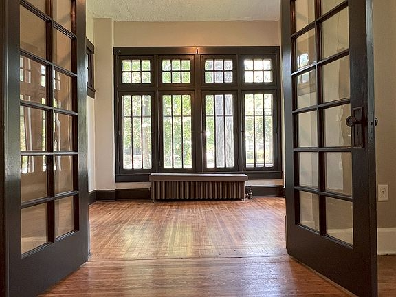 2nd image of 609 Woodruff Place Middle Dr APT 1