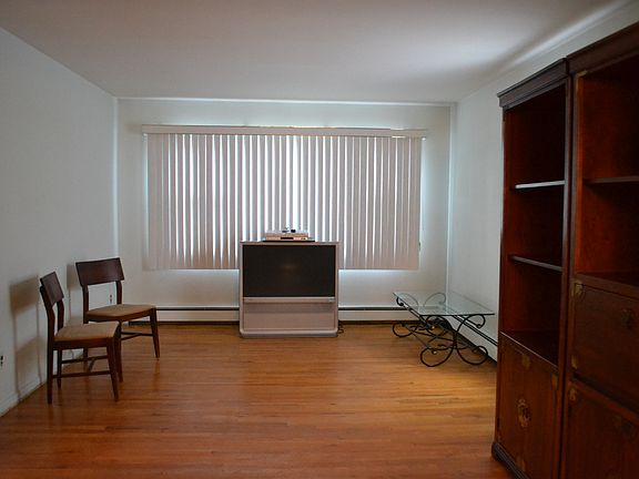 2nd image of 140 Lincoln Ave