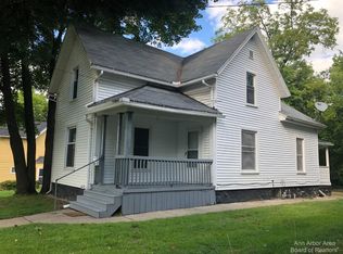 917 Chittock Ave, Jackson, MI 49203