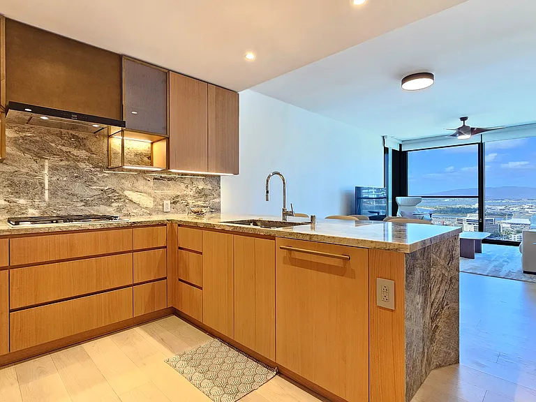 1100 Ala Moana Blvd — Photo 6