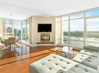 1483 Homer St #1800, Vancouver, BC V6Z3C7