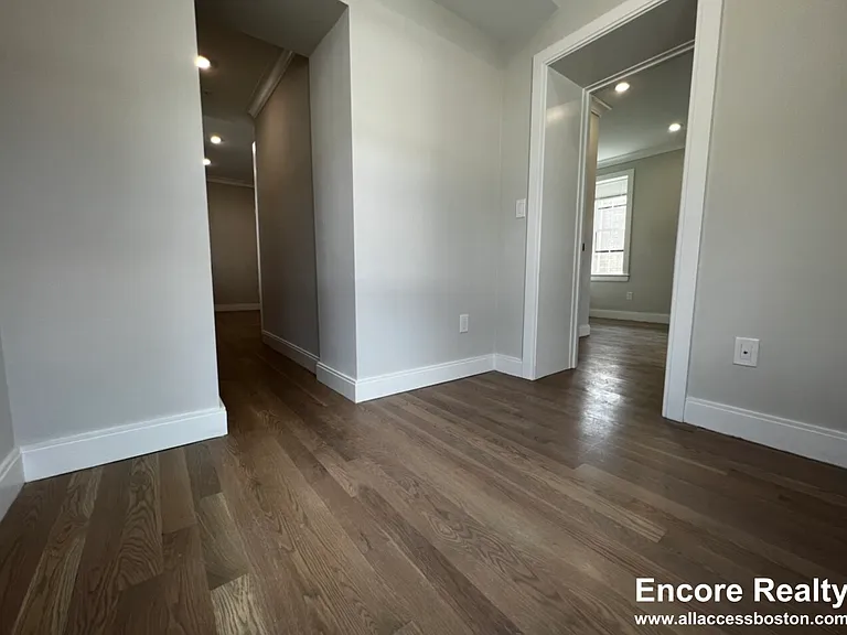 42 Englewood Ave #3 — Photo 7