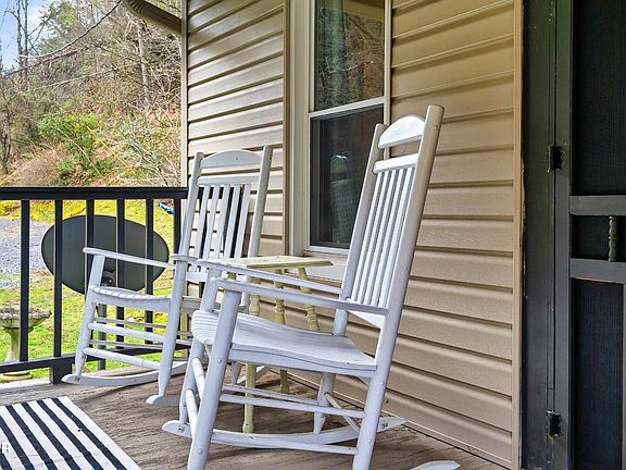 3rd image of 1105 King Branch Rd