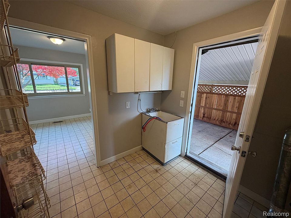 20700 Lockwood St, photo 23