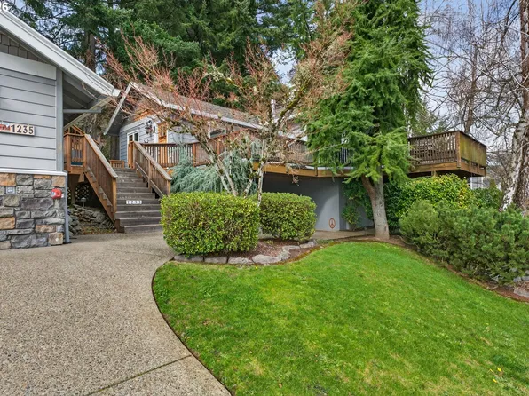 1235 11th St, West Linn, OR 97068