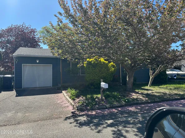 1345 Pacific Avenue, Beachwood, NJ 08722