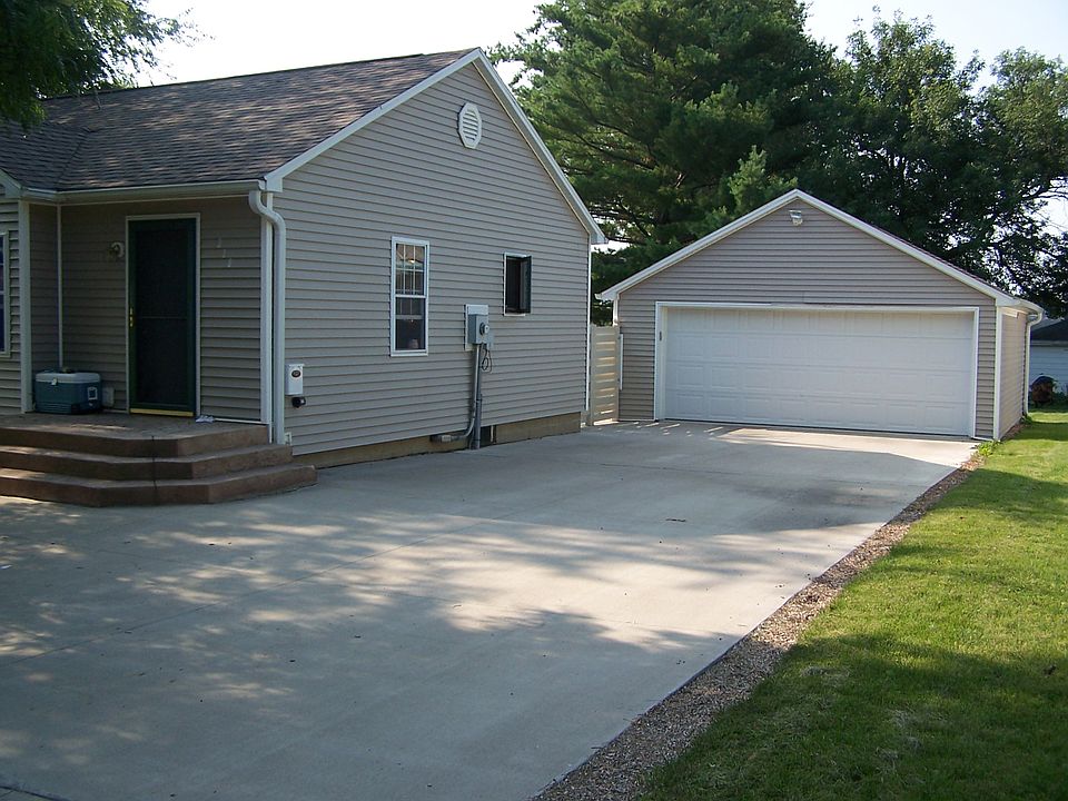 1st image of 318 I Ave