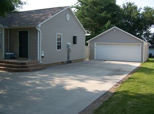 318 I Ave, Grundy Center, IA 50638