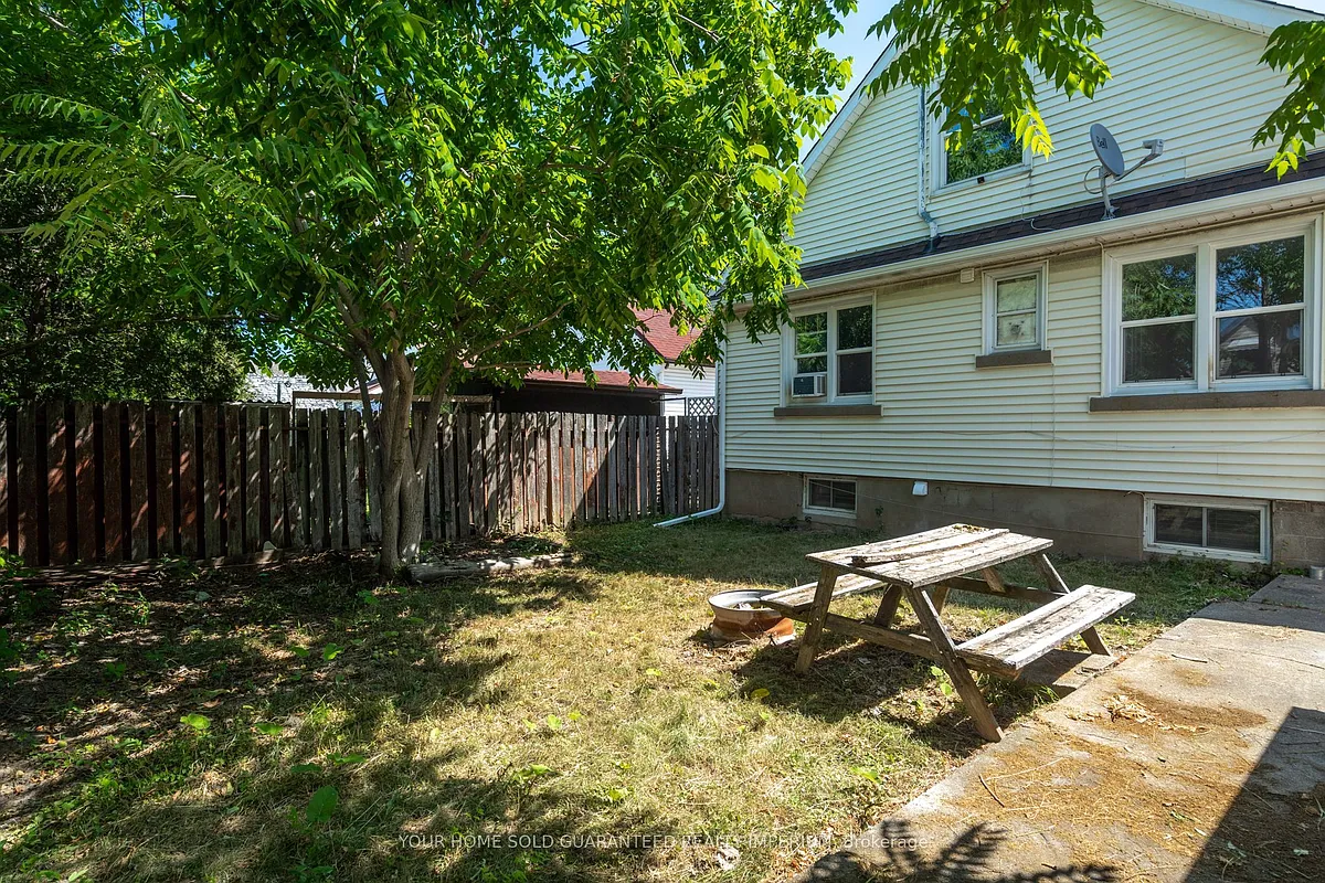Building Photo - 23 Augusta Ave #2