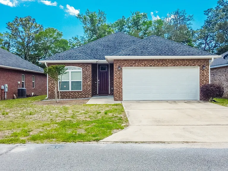 557 Valparaiso Pkwy — Photo 2