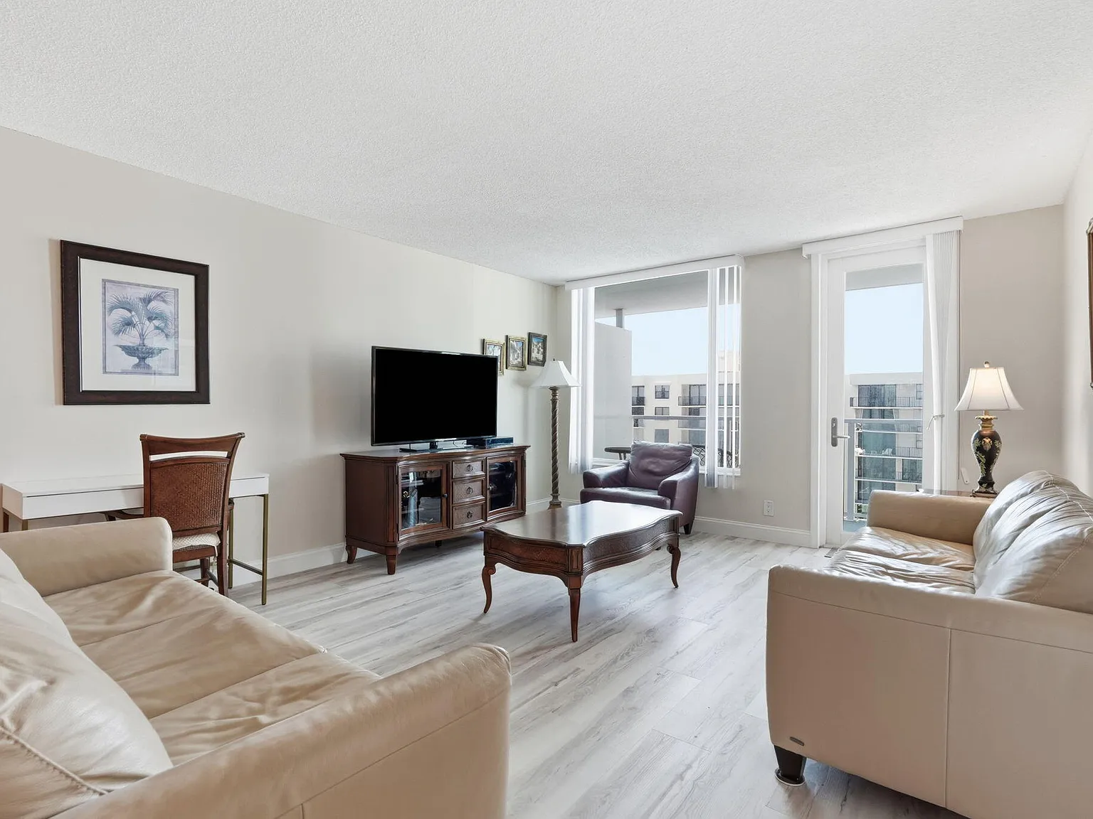 1 bed, 1.5 bath, 1008 sqft, $2,850 — Photo 3