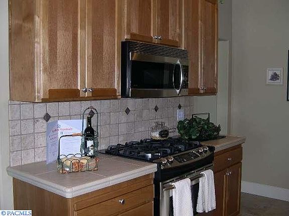 4th image of 497 Columbia Point Dr