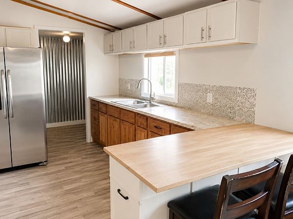 4th image of 421157 E 1090th Rd