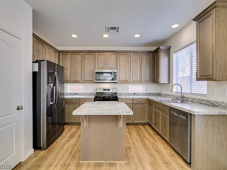 685 Taliput Palm Pl — Photo 26