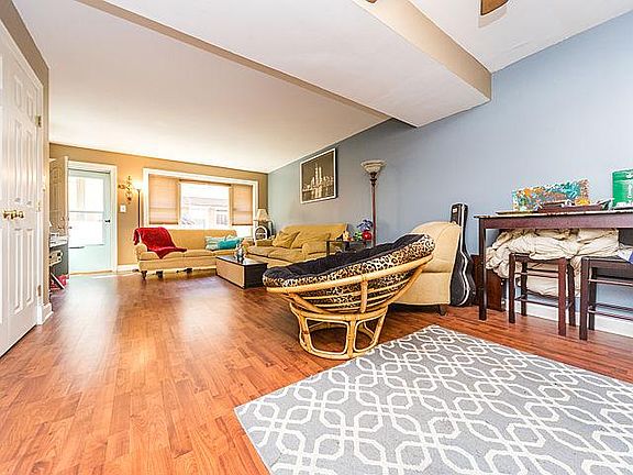 3rd image of 4342 N Kedvale Ave APT 1B