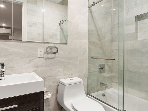 4th image of 615 E 6th St #5AW