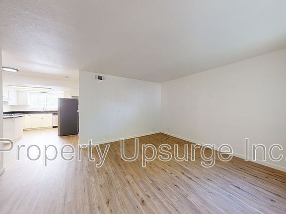 3rd image of 1450 Victor Ave #B