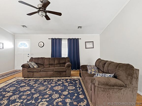 4th image of 10968 S 250th East Ave