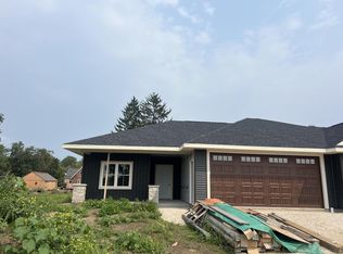 1917 Paul Rd, Manitowoc, WI 54220
