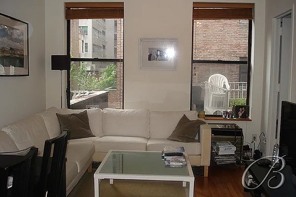 Rented by Bellmarc Realty | media 21